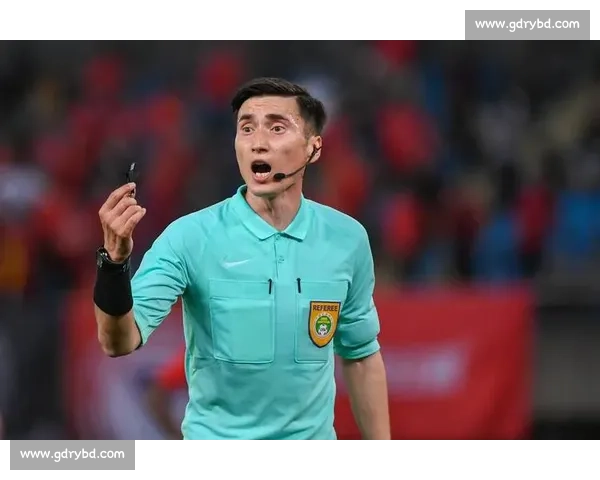 马宁硬刚瓜迪奥拉！世俱杯换人争议引爆场边冲突