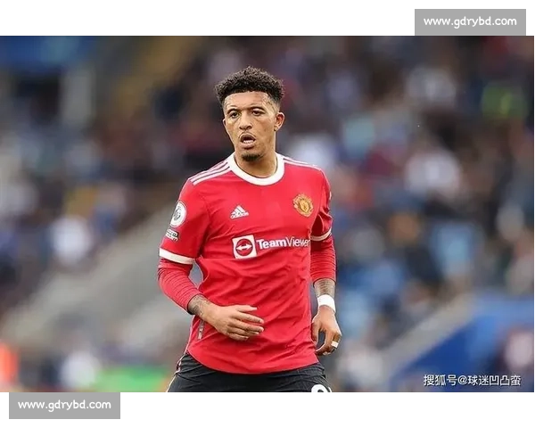 曼联急售桑乔！那不勒斯、米兰、维拉加入争夺，高薪成最大障碍