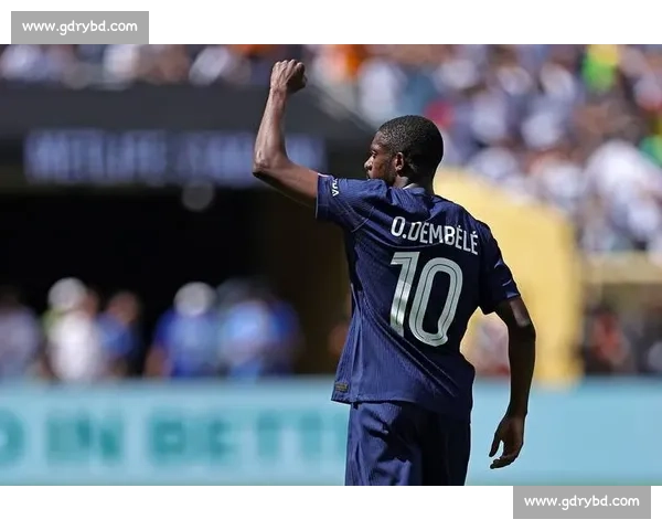 纳斯里：亚马尔天赋更胜一筹，登贝莱赛季表现更配金球奖