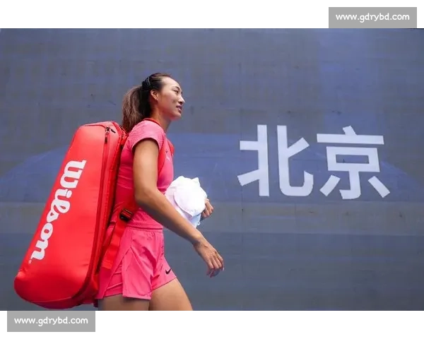 郑钦文温网首秀苦战三盘憾负 草地征程再遇瓶颈仍展韧性