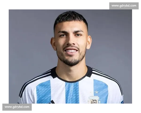 阿根廷双星闪耀美乙！帕雷德斯、迪巴拉获赠迈阿密 FC 专属球衣